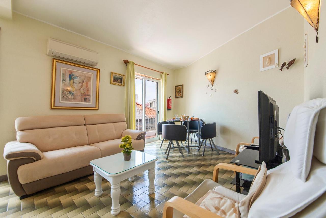 B10 - Top Floor Bay View Apartment